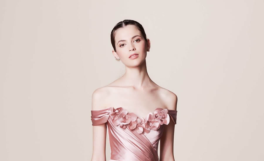 Vestido rosa.